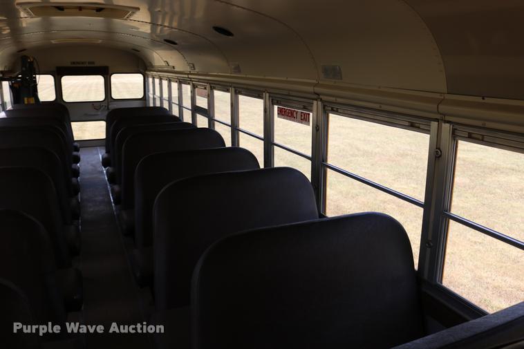 image for item DB9293 1997 International 3800 bus