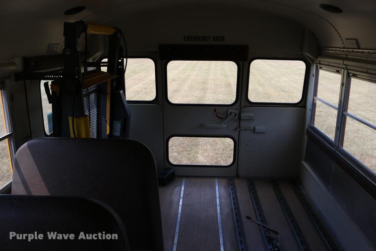 image for item DB9293 1997 International 3800 bus