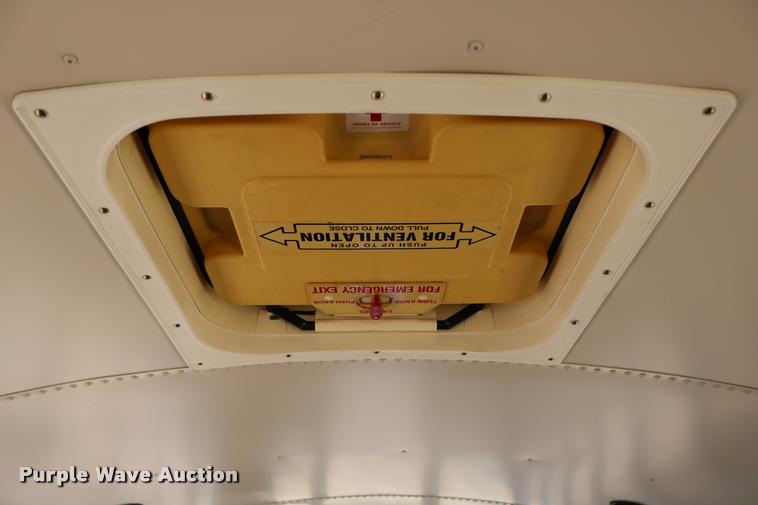 image for item DB9293 1997 International 3800 bus