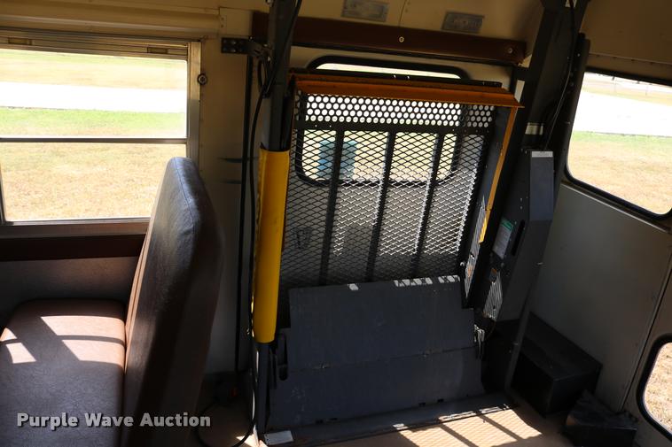 image for item DB9293 1997 International 3800 bus