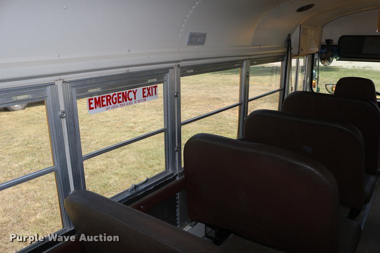 image for item DB9293 1997 International 3800 bus