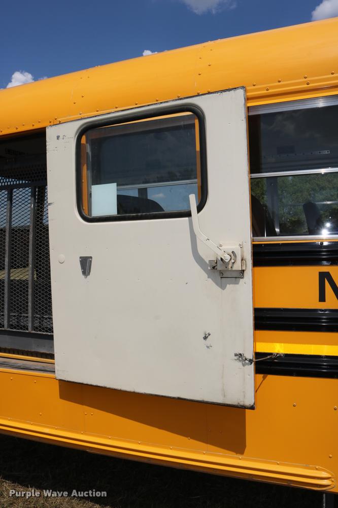 image for item DB9293 1997 International 3800 bus