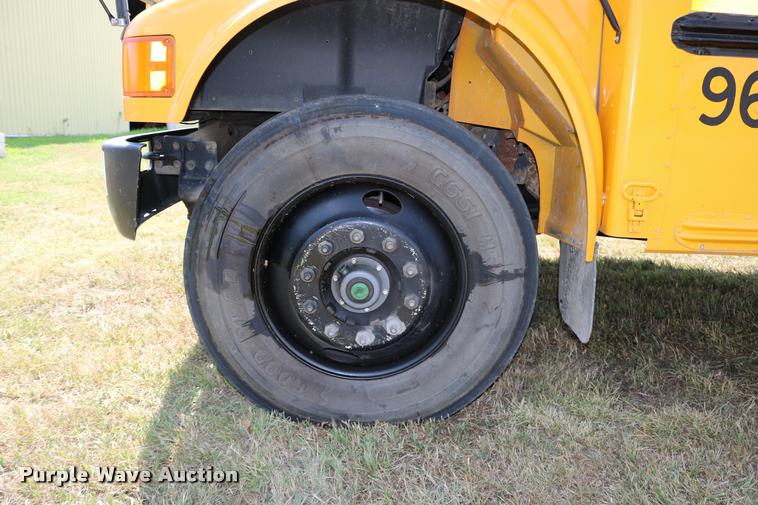 image for item DB9293 1997 International 3800 bus