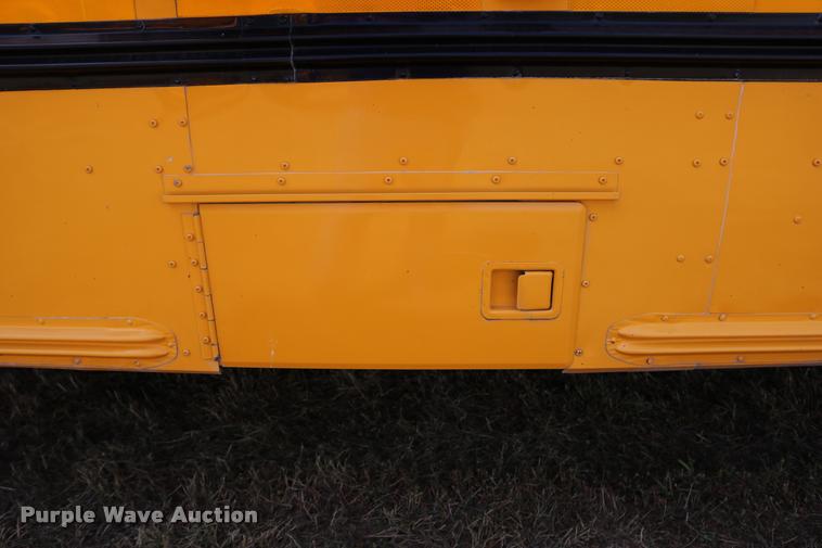 image for item DB9293 1997 International 3800 bus