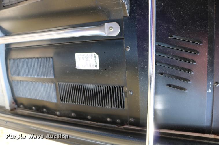 image for item DB9293 1997 International 3800 bus