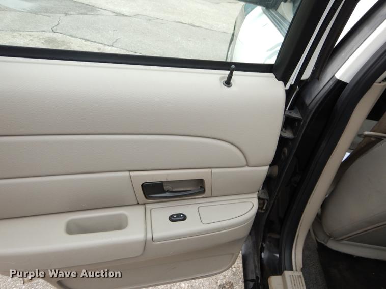 image for item DC0355 2006 Ford Crown Victoria Police Interceptor