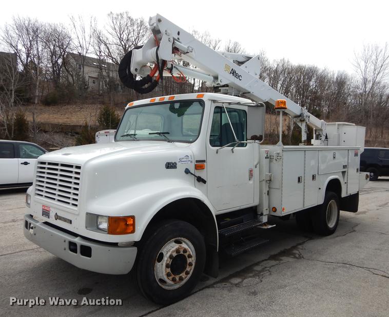 image for item DC0358 2002 International 4700 bucket truck