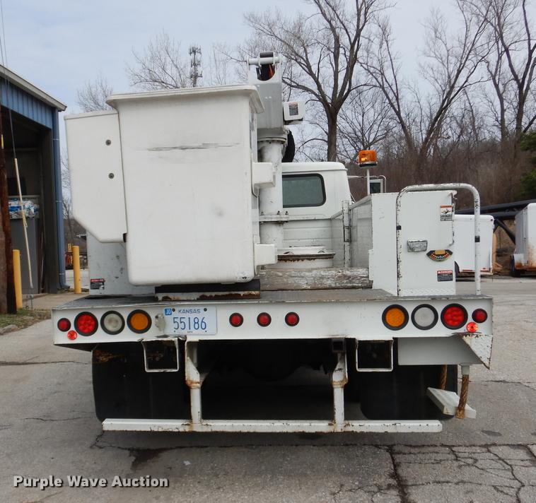 image for item DC0358 2002 International 4700 bucket truck