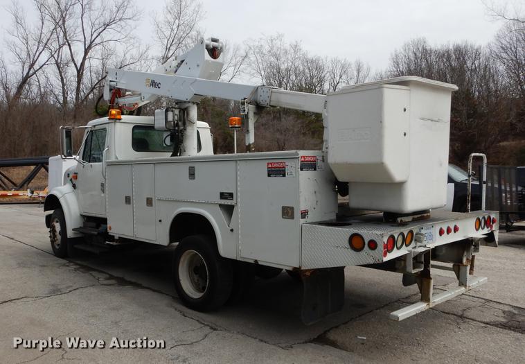 image for item DC0358 2002 International 4700 bucket truck