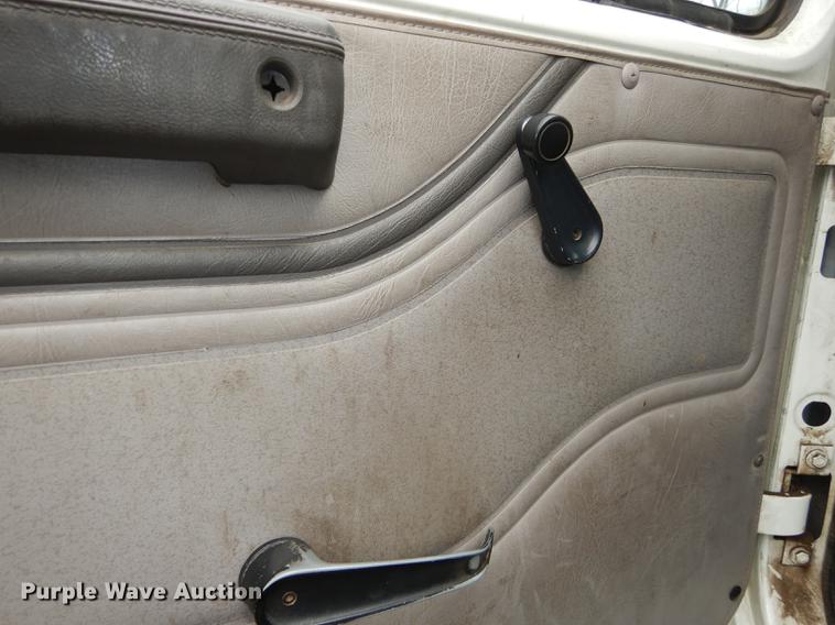 image for item DC0358 2002 International 4700 bucket truck