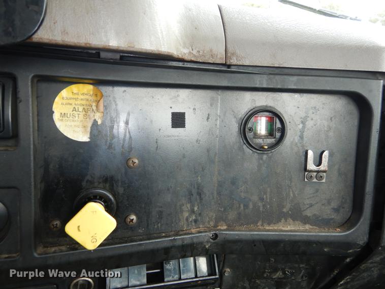 image for item DC0358 2002 International 4700 bucket truck