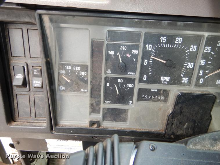 image for item DC0358 2002 International 4700 bucket truck