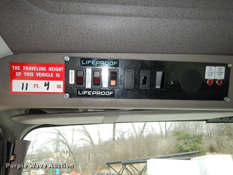 image for item DC0358 2002 International 4700 bucket truck