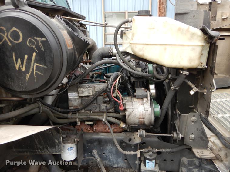 image for item DC0358 2002 International 4700 bucket truck