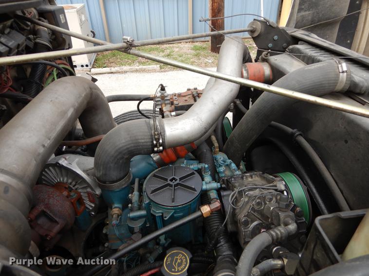 image for item DC0358 2002 International 4700 bucket truck