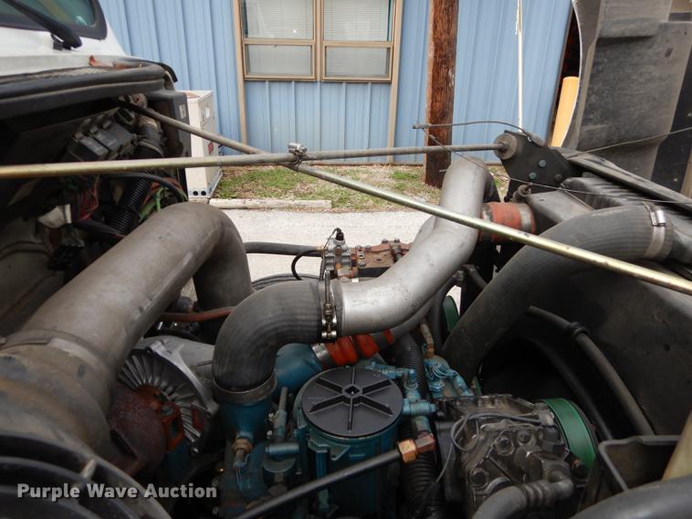 image for item DC0358 2002 International 4700 bucket truck