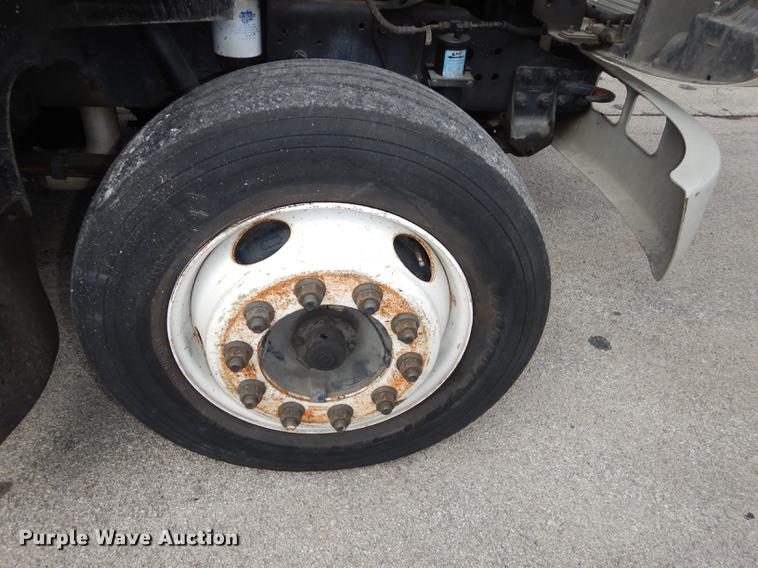 image for item DC0358 2002 International 4700 bucket truck