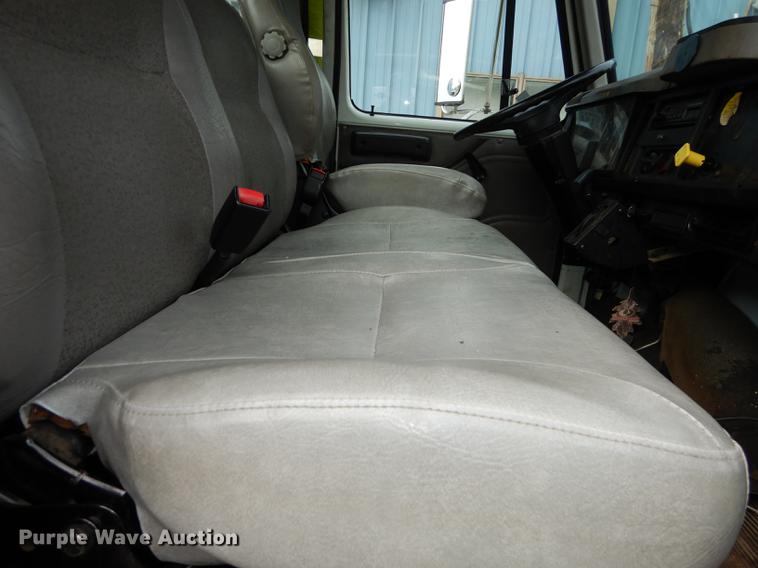 image for item DC0358 2002 International 4700 bucket truck