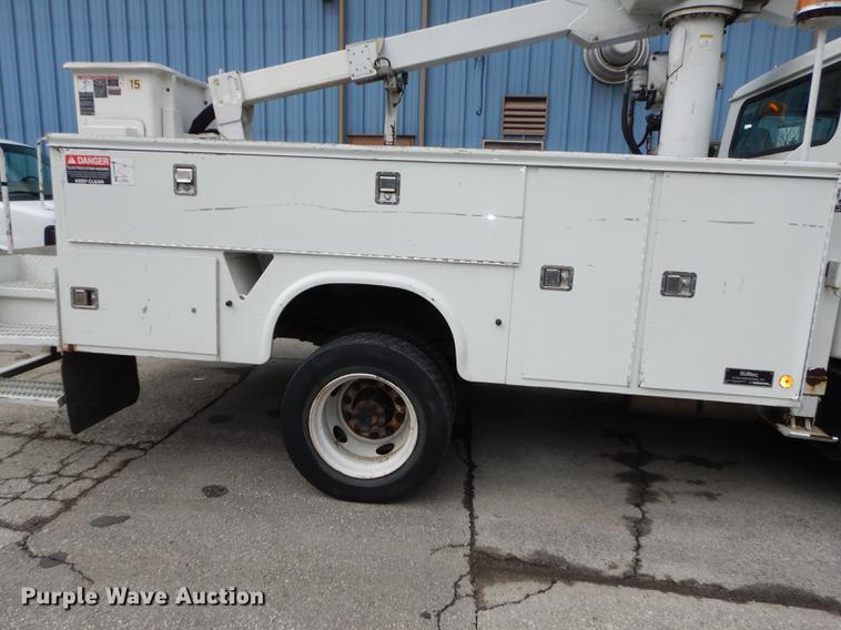 image for item DC0358 2002 International 4700 bucket truck