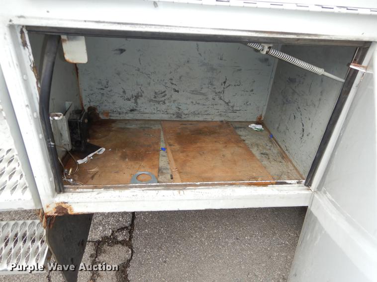 image for item DC0358 2002 International 4700 bucket truck