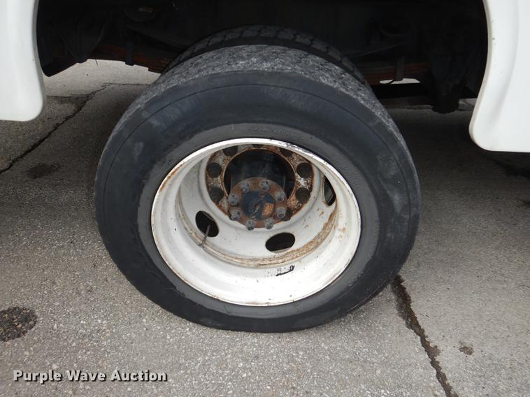 image for item DC0358 2002 International 4700 bucket truck