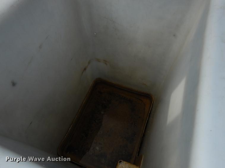 image for item DC0358 2002 International 4700 bucket truck