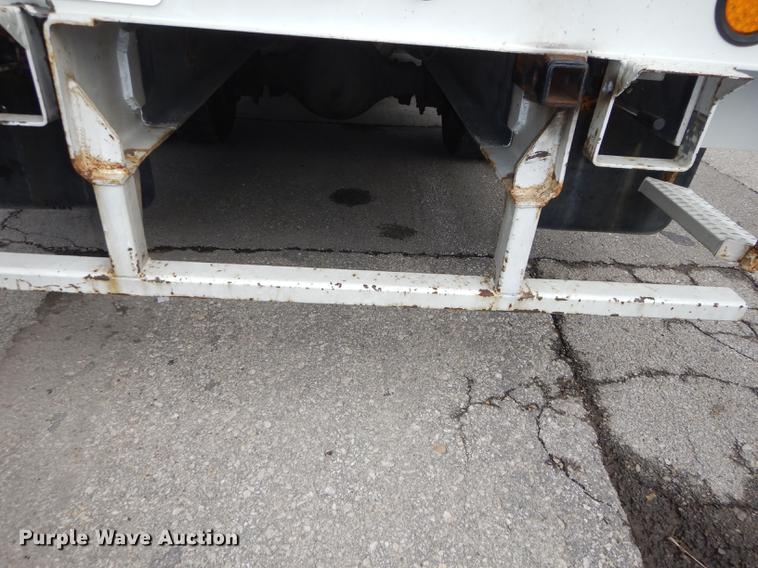 image for item DC0358 2002 International 4700 bucket truck