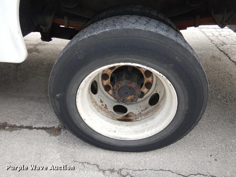 image for item DC0358 2002 International 4700 bucket truck