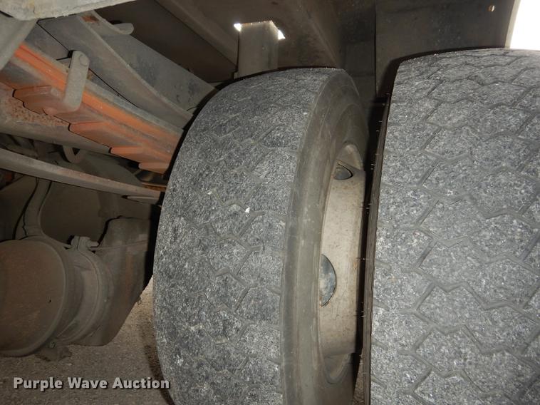 image for item DC0358 2002 International 4700 bucket truck