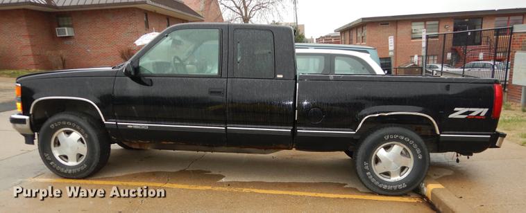 image for item DC0373 1998 Chevrolet Silverado 1500 Z71 Ext. Cab pickup truck