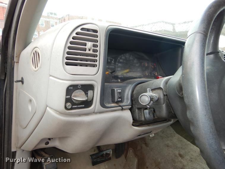 image for item DC0373 1998 Chevrolet Silverado 1500 Z71 Ext. Cab pickup truck