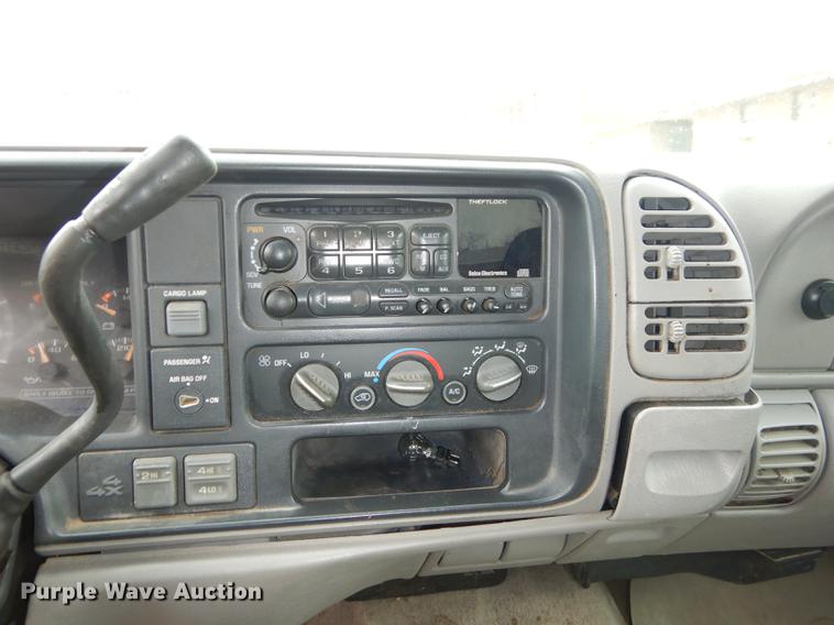 image for item DC0373 1998 Chevrolet Silverado 1500 Z71 Ext. Cab pickup truck