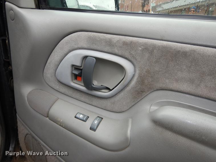 image for item DC0373 1998 Chevrolet Silverado 1500 Z71 Ext. Cab pickup truck