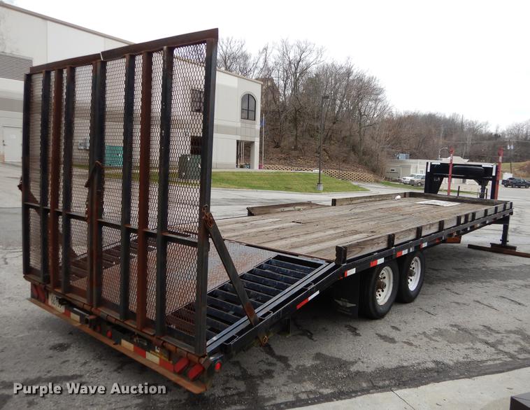 image for item DC0381 2006 H&H equipment trailer