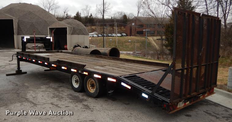 image for item DC0381 2006 H&H equipment trailer