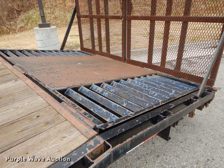 image for item DC0381 2006 H&H equipment trailer