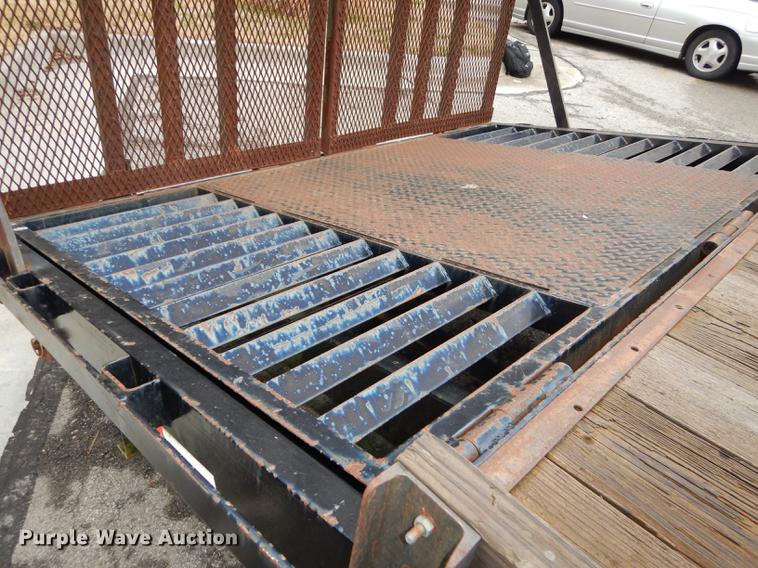 image for item DC0381 2006 H&H equipment trailer