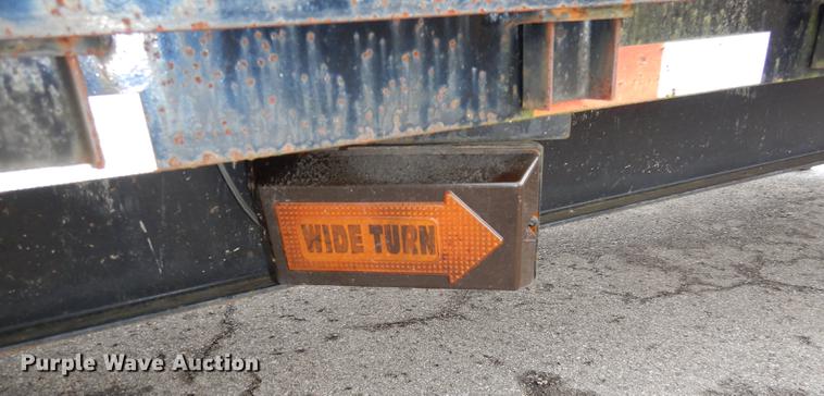 image for item DC0381 2006 H&H equipment trailer