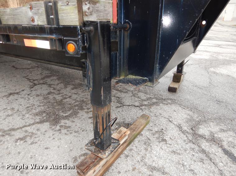 image for item DC0381 2006 H&H equipment trailer