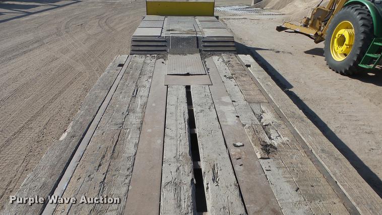 image for item DC0700 1982 Fruehauf lowboy equipment trailer