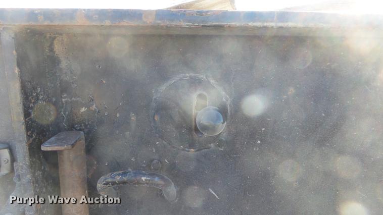 image for item DC0700 1982 Fruehauf lowboy equipment trailer