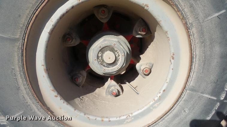 image for item DC0700 1982 Fruehauf lowboy equipment trailer