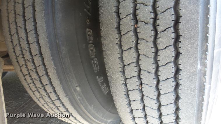 image for item DC0700 1982 Fruehauf lowboy equipment trailer