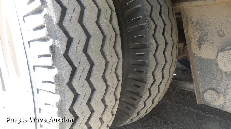 image for item DC0700 1982 Fruehauf lowboy equipment trailer