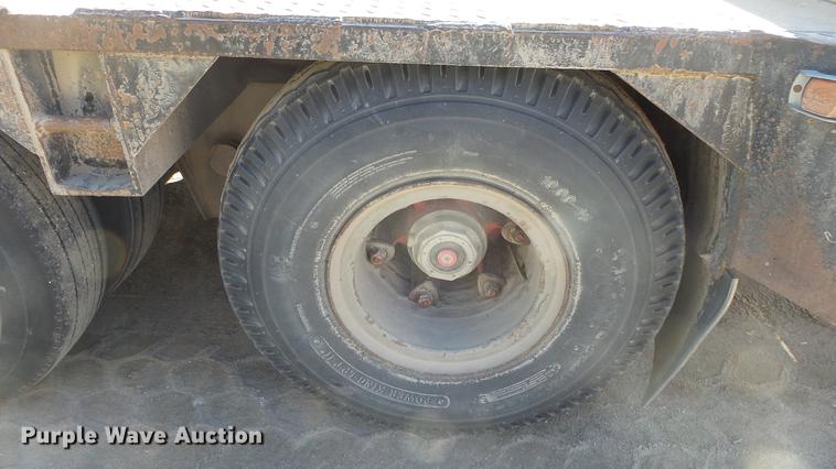 image for item DC0700 1982 Fruehauf lowboy equipment trailer