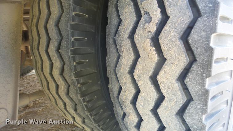 image for item DC0700 1982 Fruehauf lowboy equipment trailer