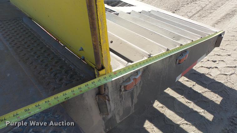 image for item DC0700 1982 Fruehauf lowboy equipment trailer