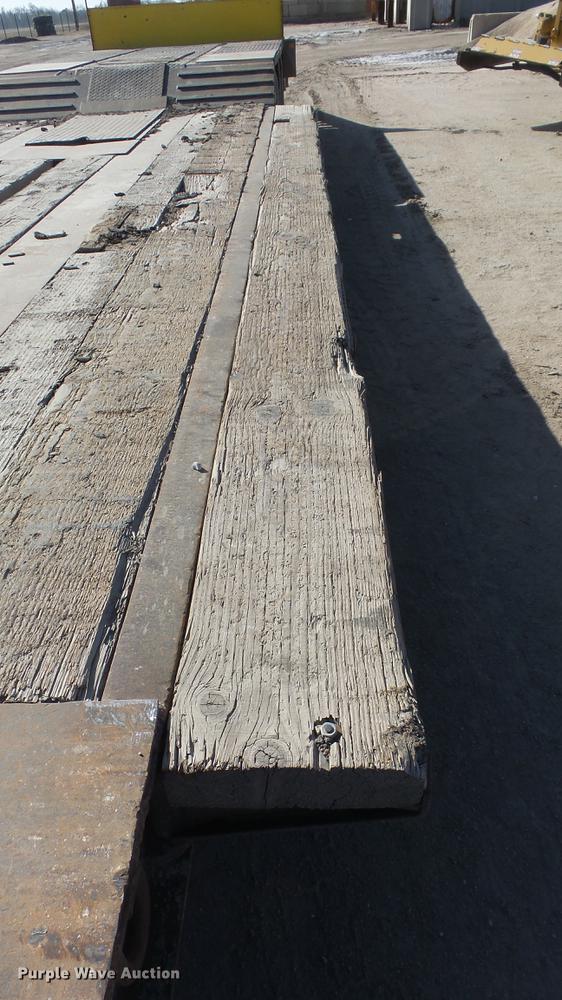 image for item DC0700 1982 Fruehauf lowboy equipment trailer