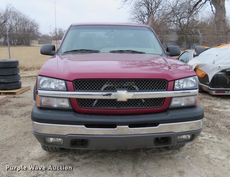 image for item DC0901 2004 Chevrolet Silverado 1500 Crew Cab pickup truck