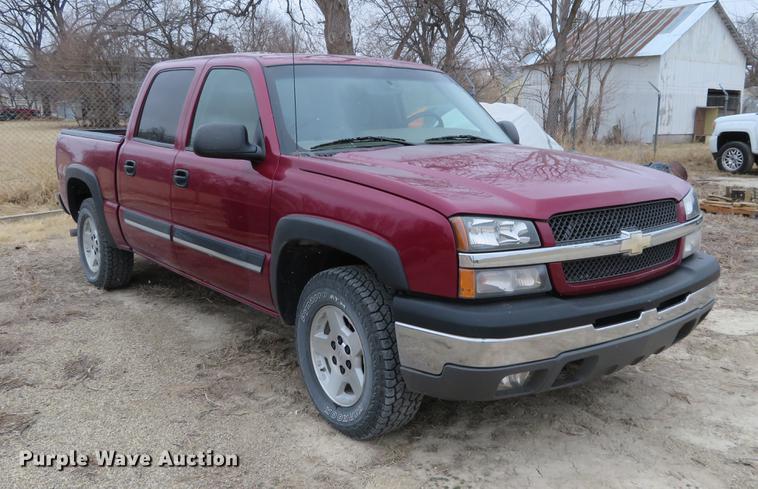 image for item DC0901 2004 Chevrolet Silverado 1500 Crew Cab pickup truck